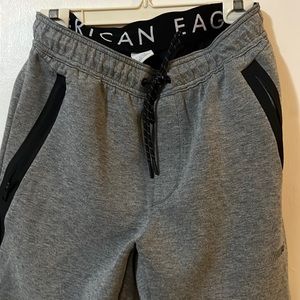 American Eagle men’s joggers
